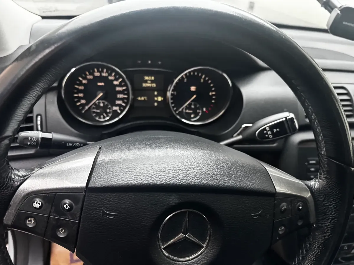Mercedes-Benz R-Class 2008 photo 2