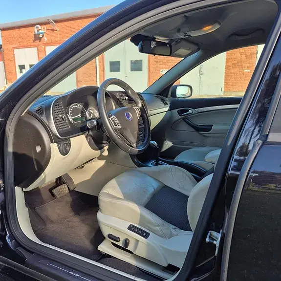 Saab 9-3 2009 photo 3