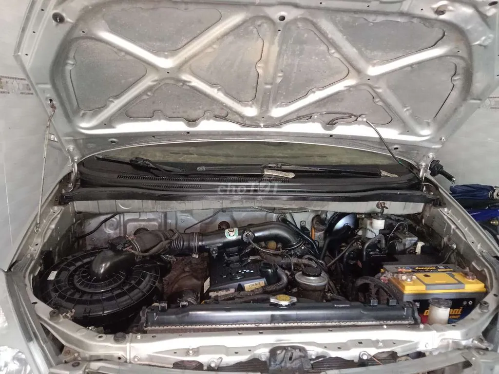 Toyota Innova 2010 photo 5