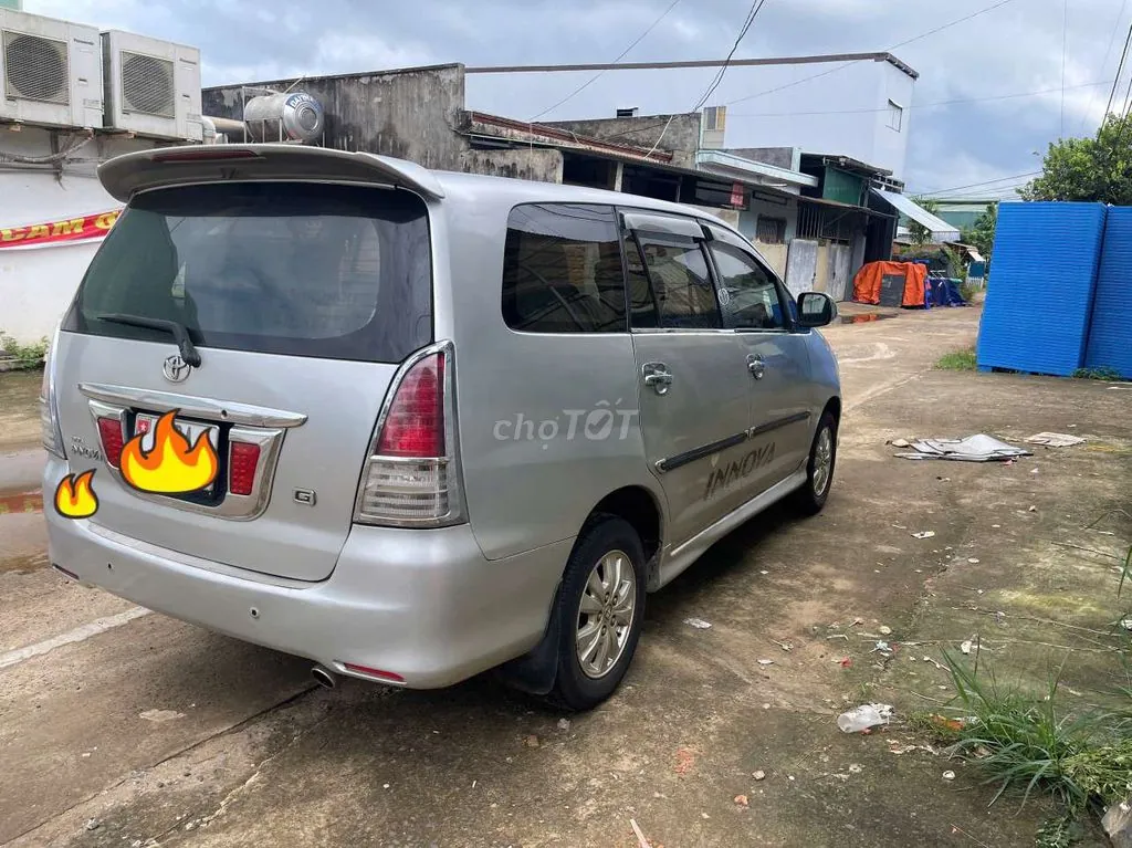 Toyota Innova 2010 photo 4