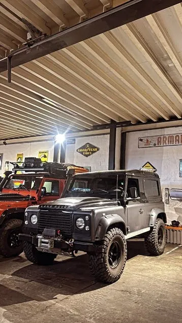 Land Rover Defender