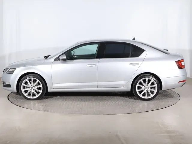 Skoda Octavia 2018 photo 2