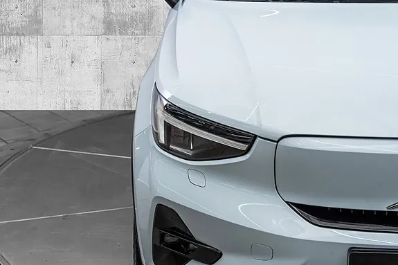 Volvo Ex40 2025 photo 4