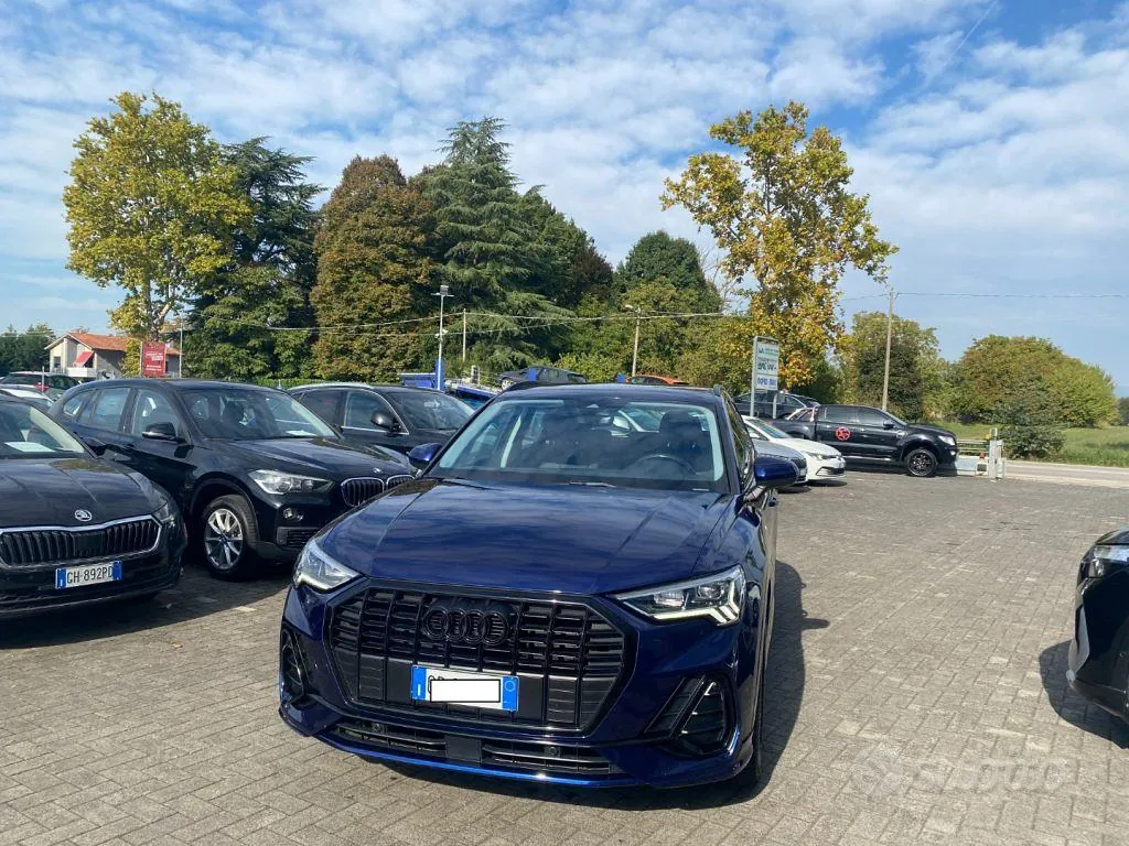 Audi Q3 2023 photo 2