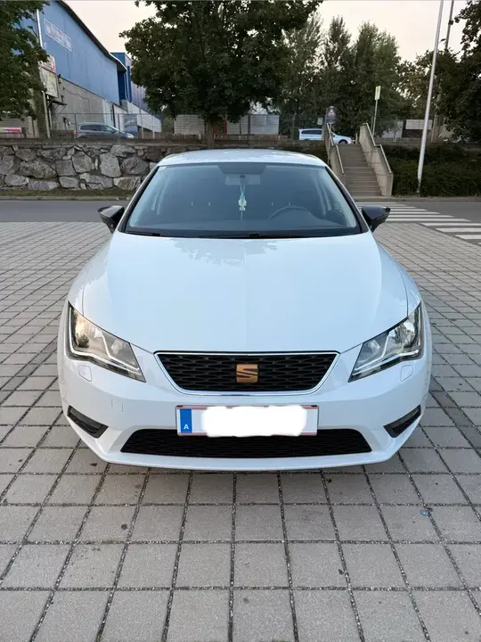 Seat Leon 2012 photo 3