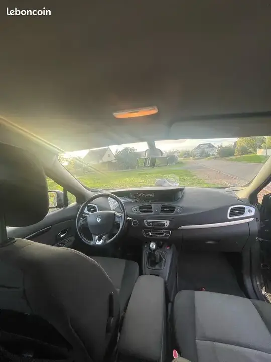Renault Scenic 2013 photo 3