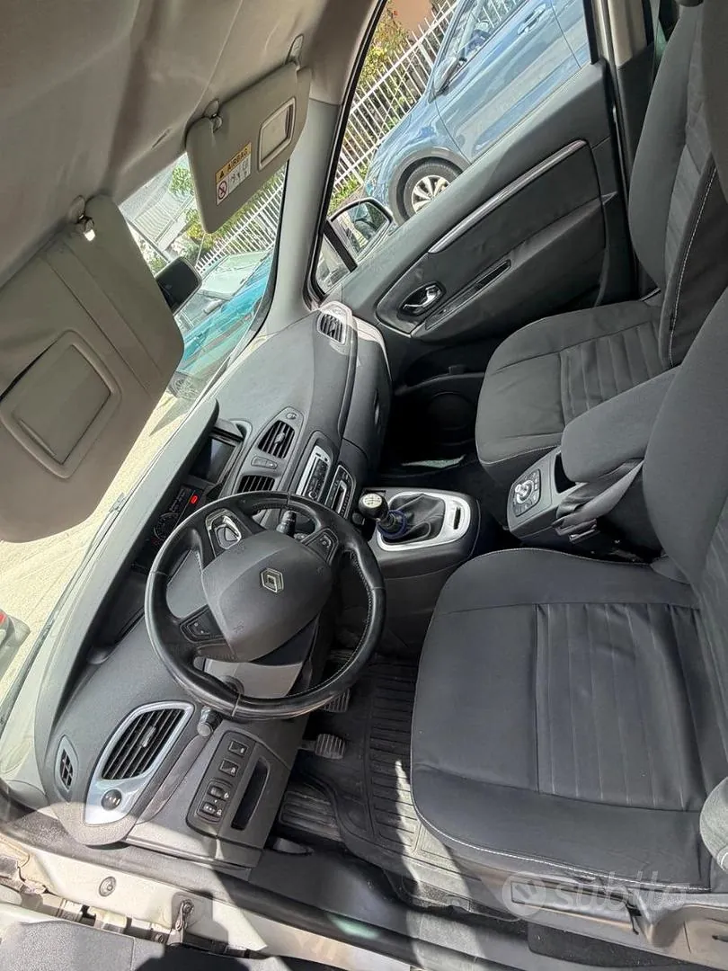 Renault Scenic 2015 photo 3