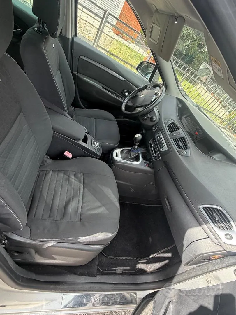Renault Scenic 2015 photo 4