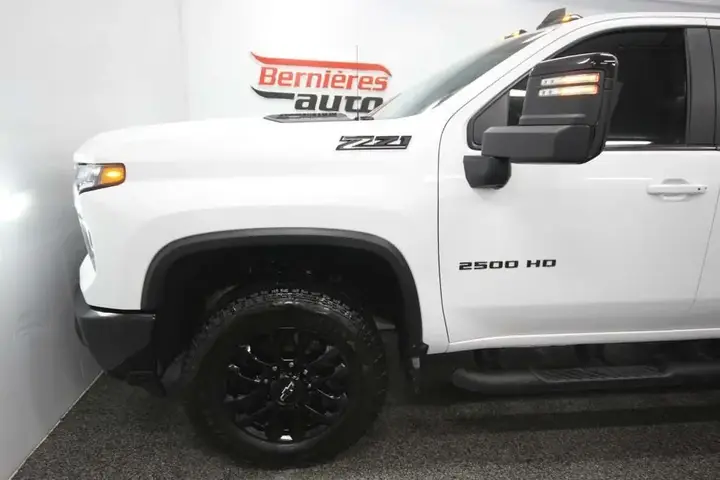 Chevrolet Silverado 2500 2025 photo 3