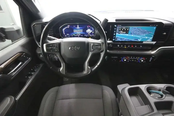 Chevrolet Silverado 2500 2025 photo 2