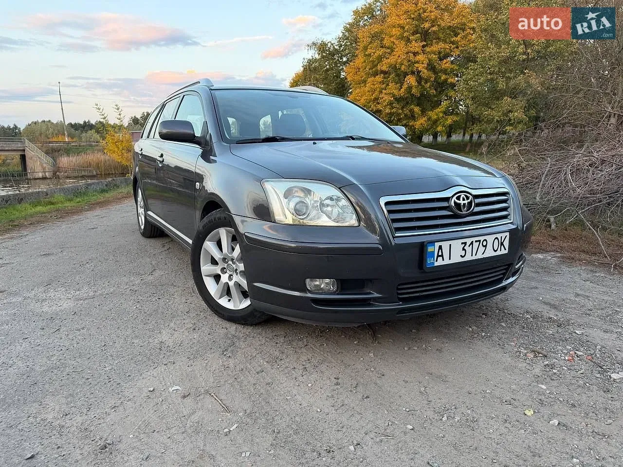 Toyota Avensis 2005 photo 2