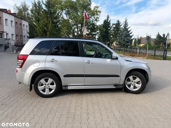 Suzuki Grand Vitara 2012 photo 2