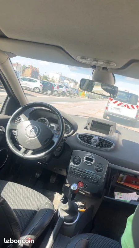 Renault Clio 2011 photo 3
