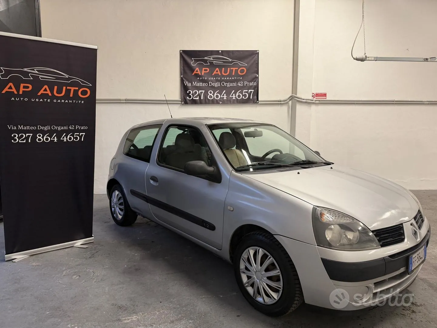 Renault Clio 2006 photo 2
