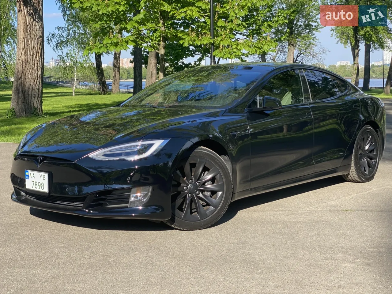 Tesla Model S 2018 photo 2