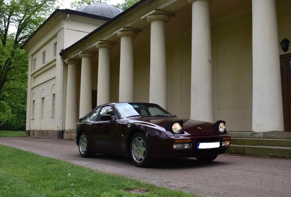 Porsche 944 S2