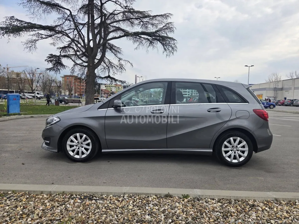 Mercedes-Benz B 180 2016 photo 3
