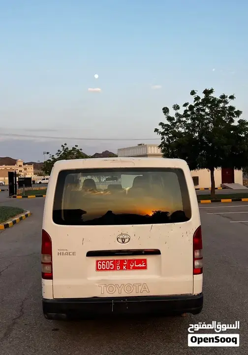 Toyota Hiace 2012 photo 4