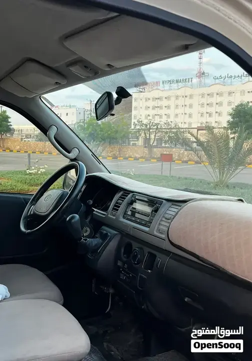 Toyota Hiace 2012 photo 3