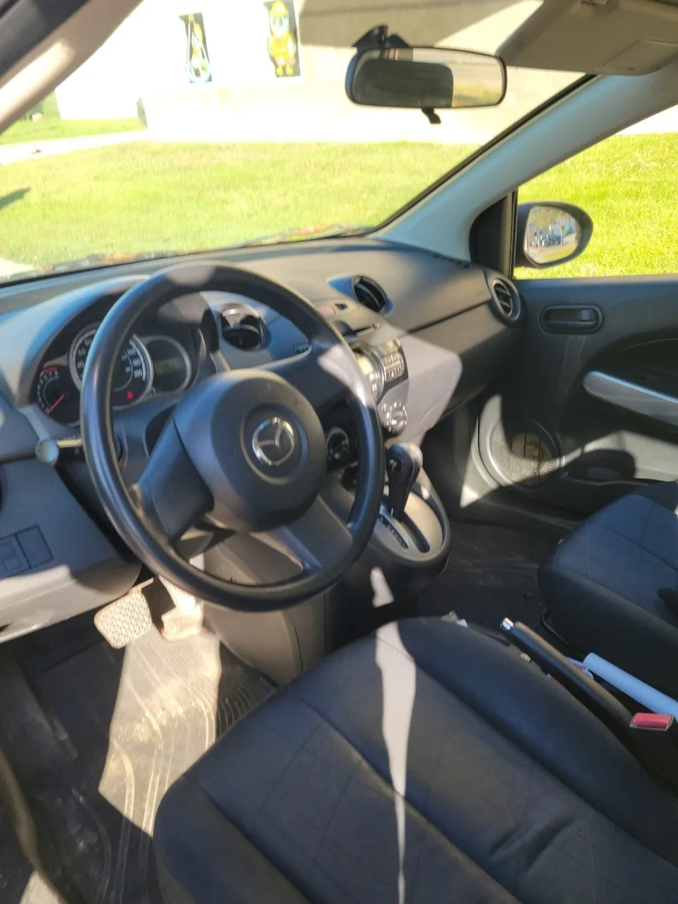 Mazda 2 2014 photo 4
