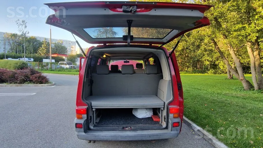 Volkswagen Multivan 1999 photo 2