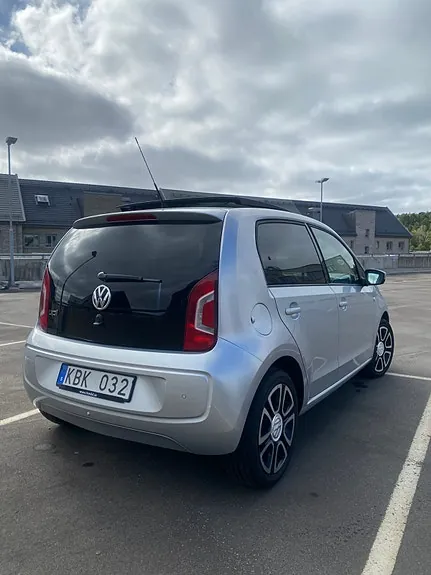 Volkswagen Up 2013 photo 3