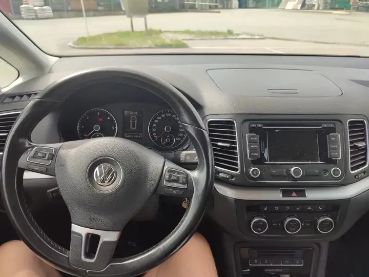 Volkswagen Sharan 2013 photo 3