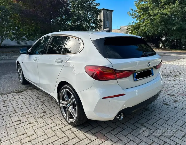 BMW 1 Series 2024 photo 3