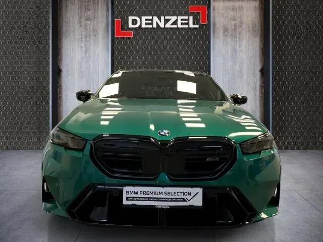 BMW 5 Series photo 3