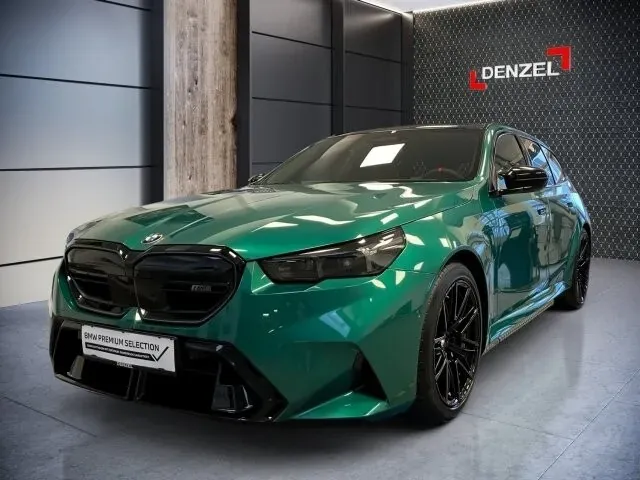 BMW 5 Series photo 2
