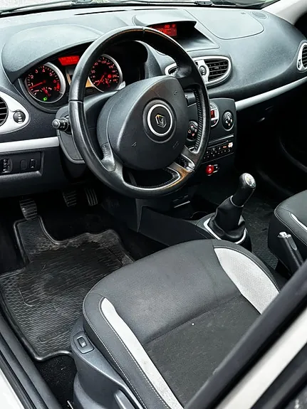 Renault Clio 2011 photo 5