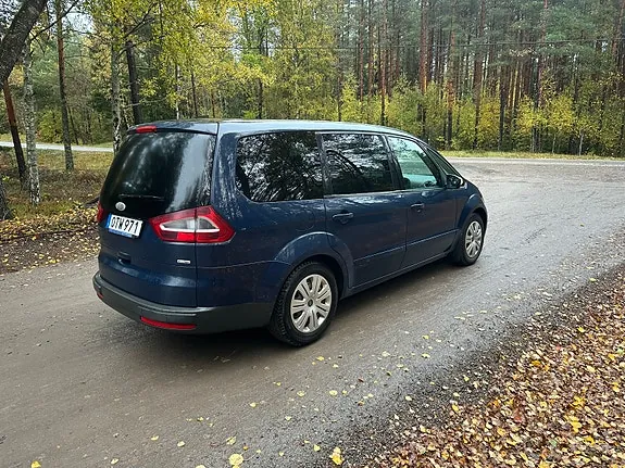 Ford Galaxy 2009 photo 3