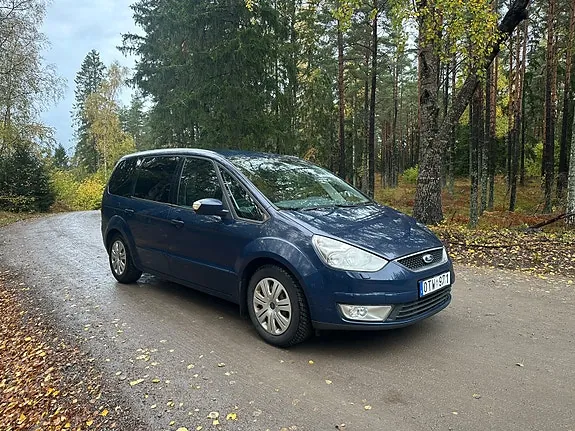 Ford Galaxy 2009 photo 4