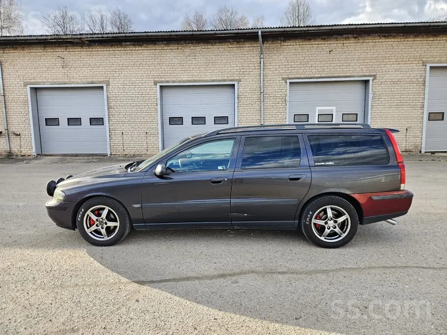 Volvo V70 2000 photo 2