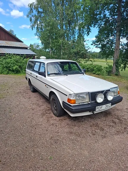 Volvo 240 1988 photo 4