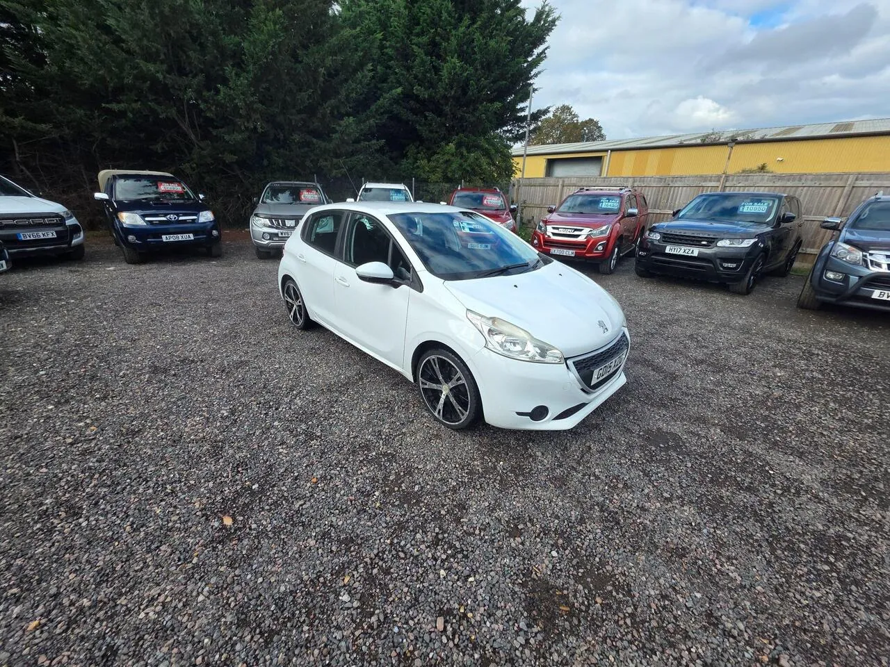 Peugeot 208 2015 photo 2
