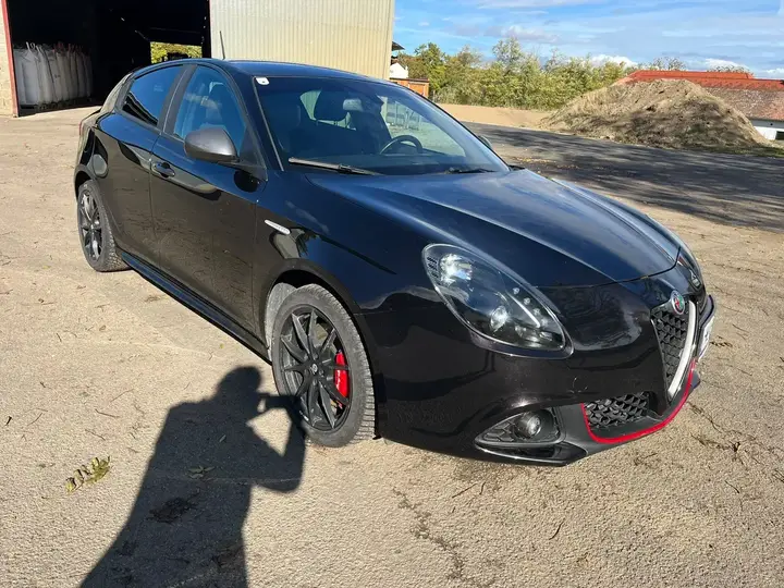 Alfa Romeo Giulietta 2016 photo 2
