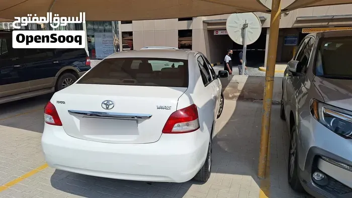 Toyota Yaris 2010 photo 2