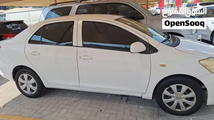 Toyota Yaris 2010 photo 3