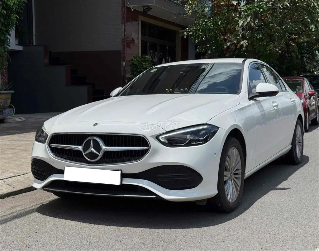Mercedes-Benz C-Class 2025 photo 3