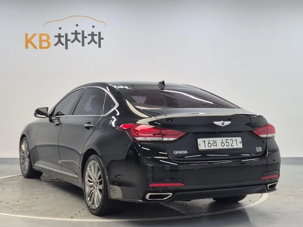 Genesis G80 2015 photo 2