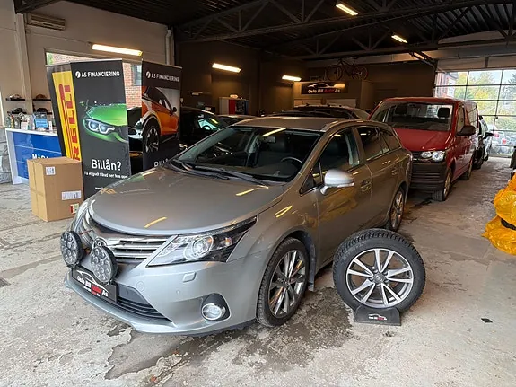Toyota Avensis 2015 photo 3