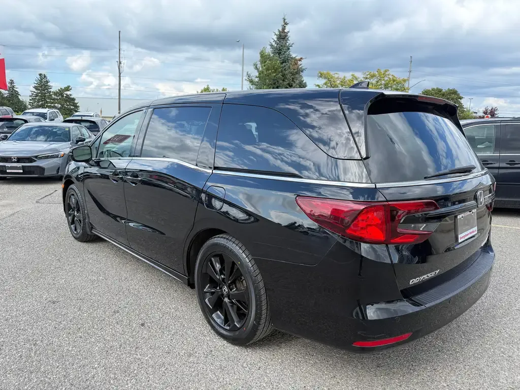 Honda Odyssey 2023 photo 2