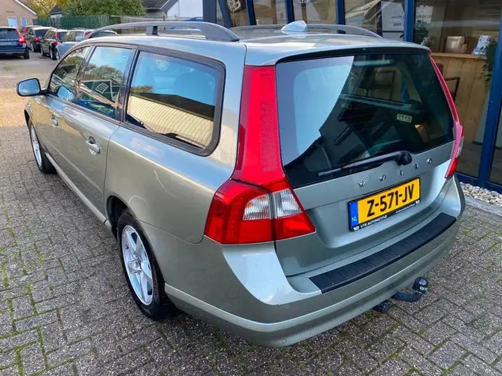 Volvo V70 2007 photo 2