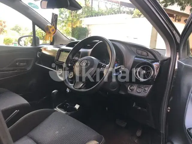Toyota Vitz 2018 photo 2