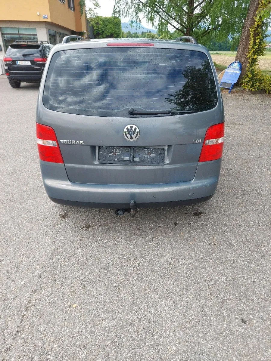 Volkswagen Touran 2005 photo 3