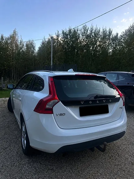 Volvo V60 2012 photo 2