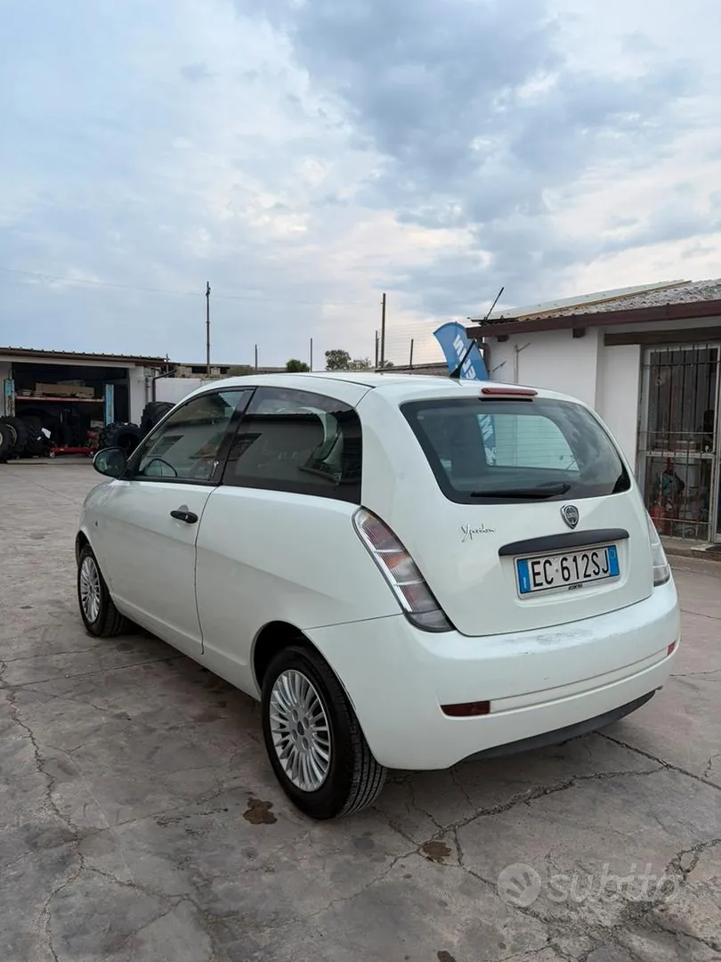 Lancia Ypsilon 2010 photo 4