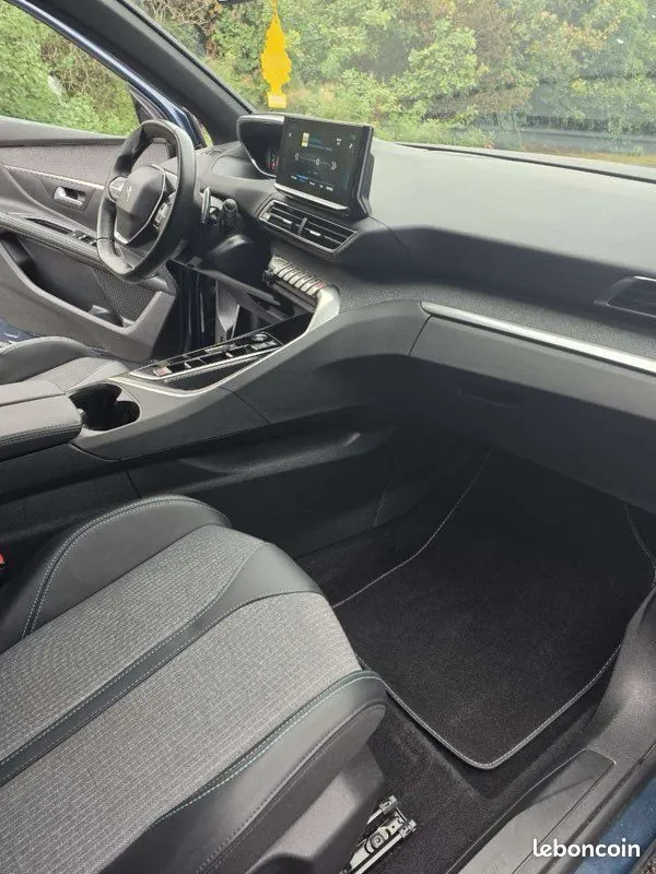 Peugeot 5008 2023 photo 3