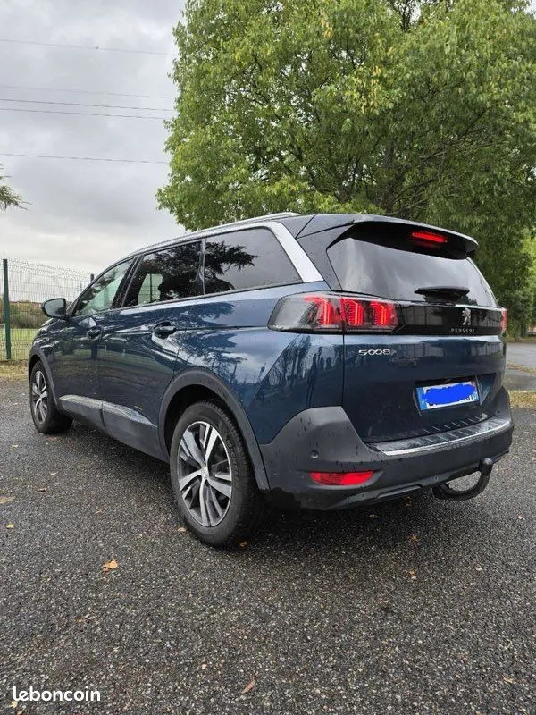 Peugeot 5008 2023 photo 2